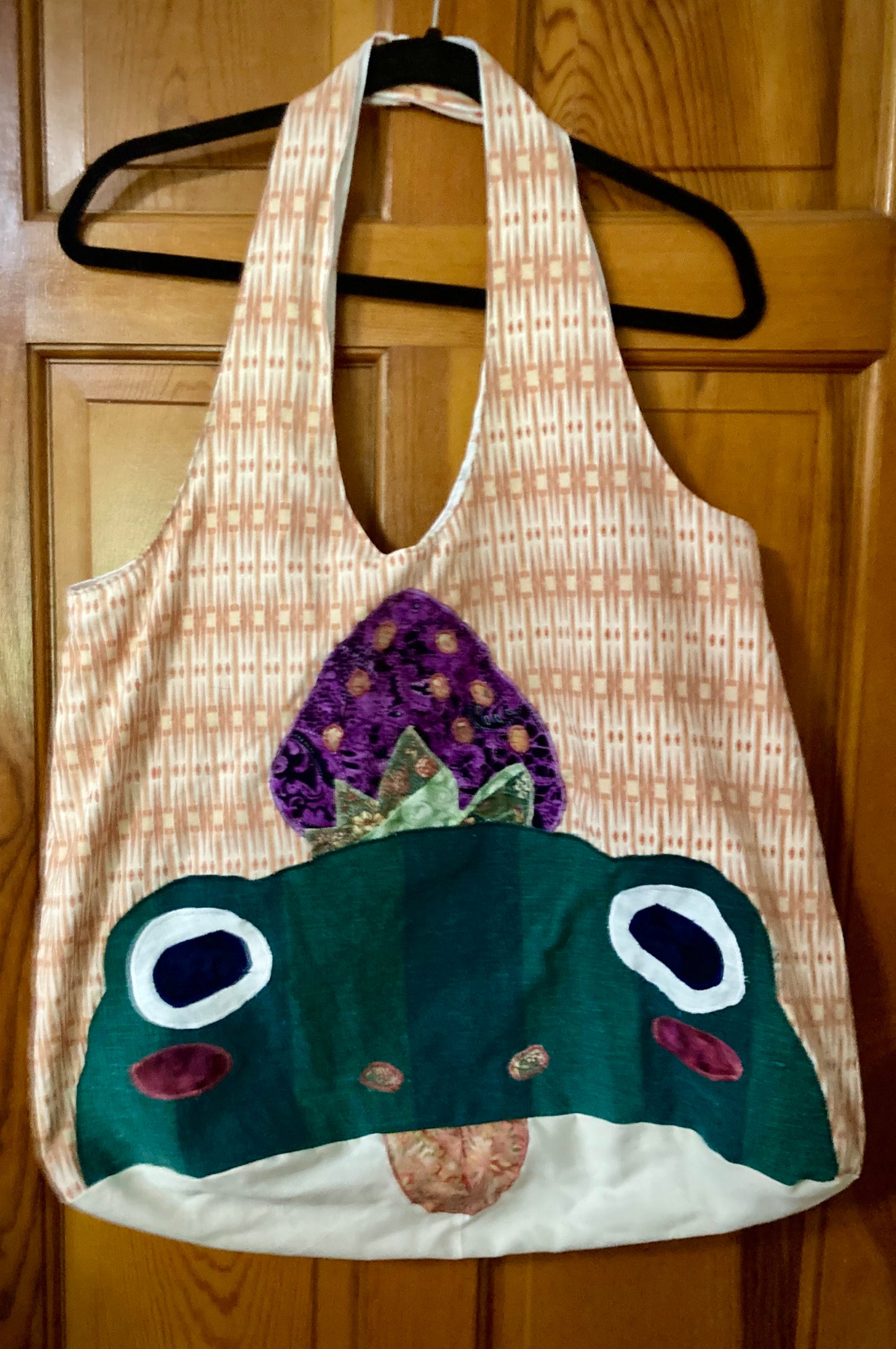 Berry Hat Frog Tote